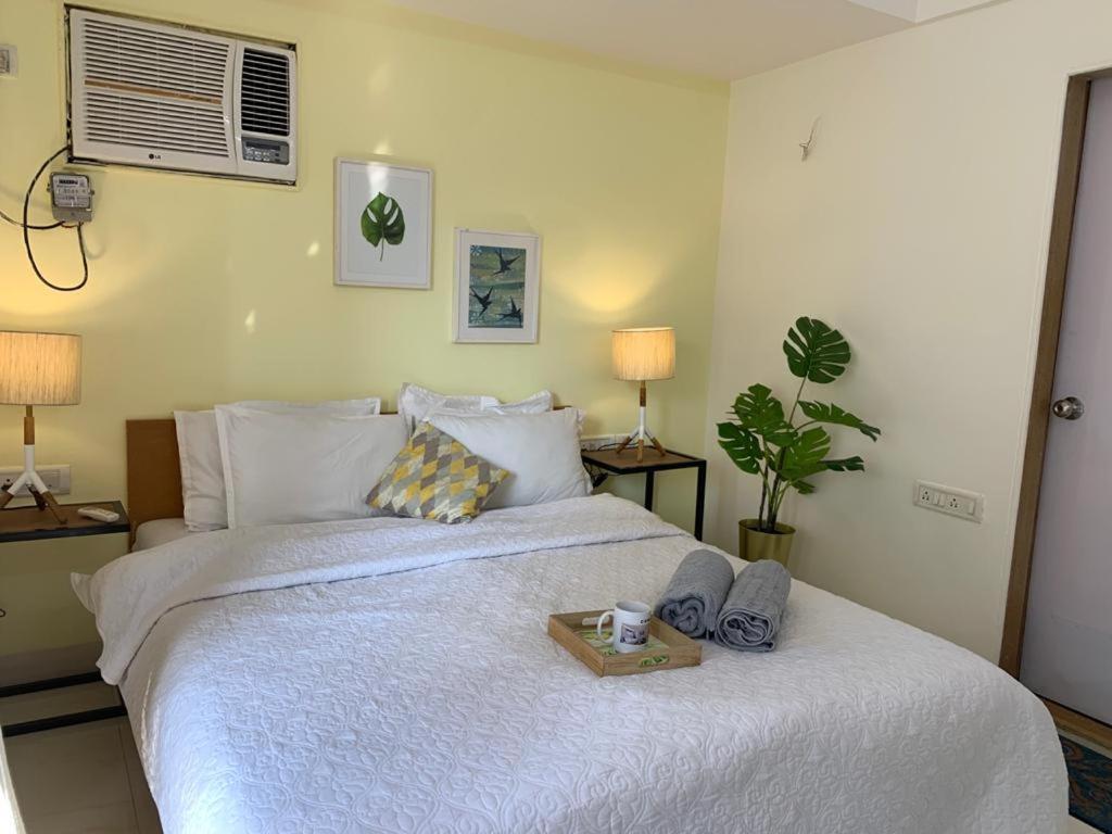 Entire 3 Bedroom With Balconies Bandra *